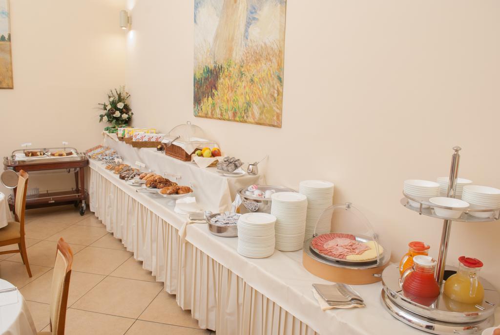 Le Cheminée Business Hotel 4*