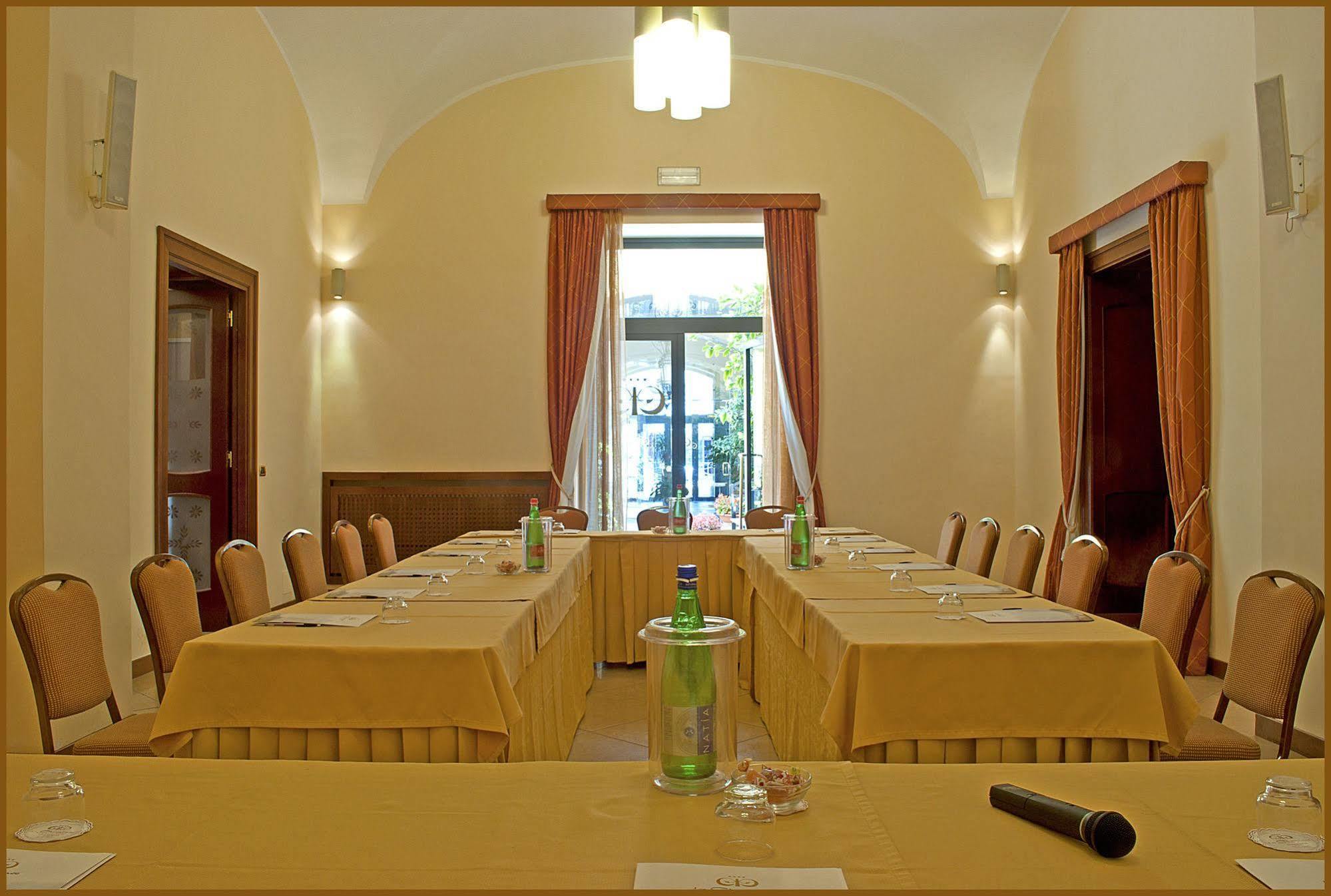 Le Cheminée Business 4* Napoli